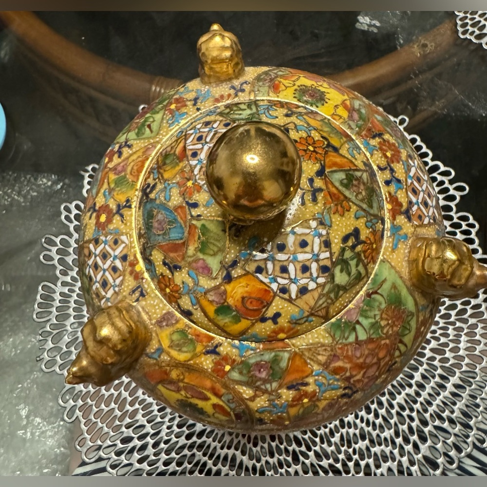Rare Oriental Vintage Hand Painted Porcelain Pot W/ Lid. Raised Art Gold Gilded - Picture 5 of 14